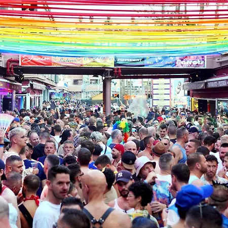 Yumbo Center 1 Bedroom דירה *